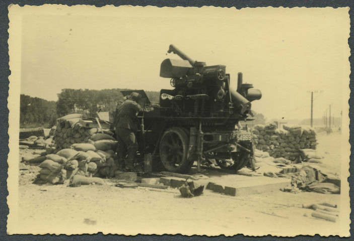 Amboise (Indre-et-Loire). Canon français abandonné.