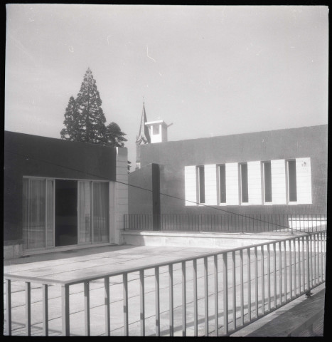Avoine. Foyer culturel, salle des fêtes et bureau de poste. Construction. Architecte : Emile Coutier. Propriétaire : Commune d'Avoine. Pièces écrites.