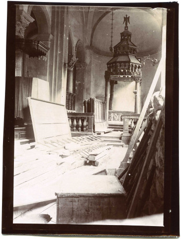 Montenegro. Kotor. Vue intérieure d'une église en restauration.