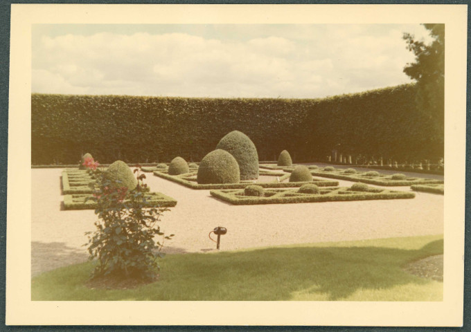 La Riche, prieuré Saint-Cosme : jardin.