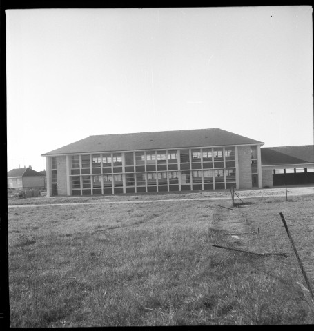 Balesmes. Groupe scolaire. Construction. Architecte : Emile Coutier. Propriétaire : Commune de Descartes. Pièces écrites.