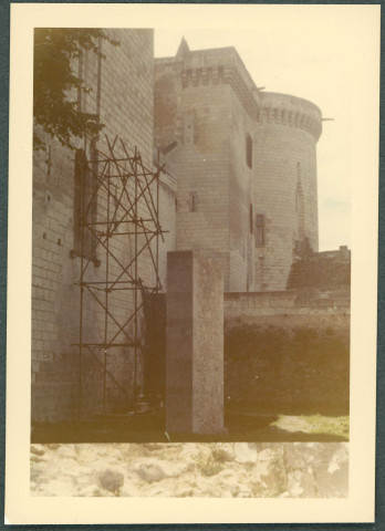 Citadelle de Loches, donjon, tour Louis XI : travaux.
