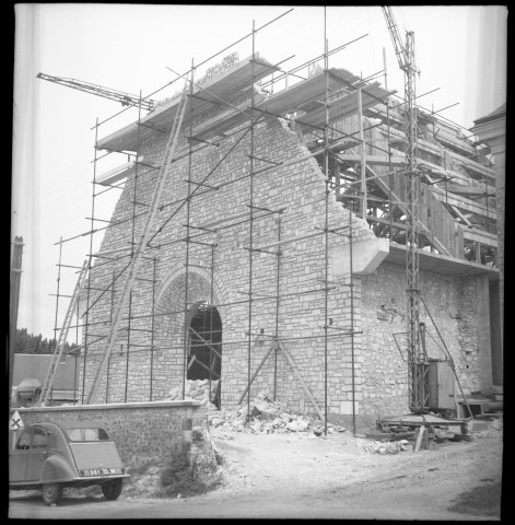 Beaumont-Village. Eglise Saint-Sylvain. Reconstruction et travaux. Architectes : Emile Coutier ; H. Lhéritier de Chézelle. Commanditaire : Comité pour la construction d'une église à Beaumont-Village. Pièces écrites.