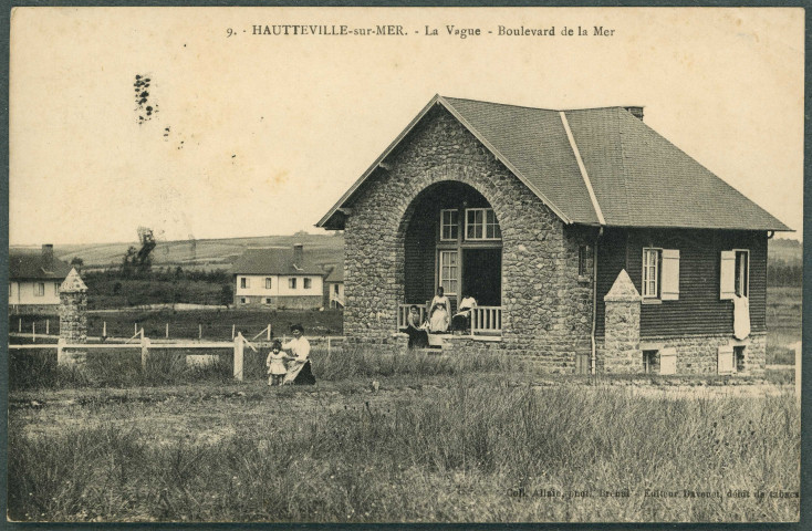 Cartes postales écrites au verso.