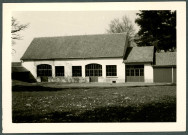 Le Mayet-de-Montagne, colonie de vacances : façade.