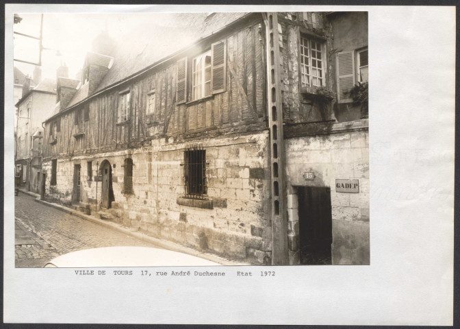 17 rue André Duchesne.