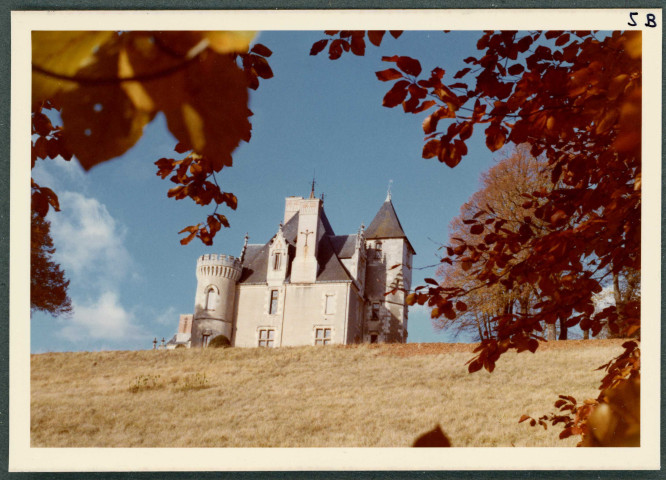 Monts, château de Candé: façade.
