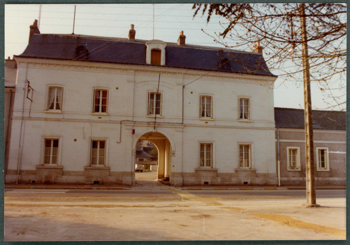 Bléré, gendarmerie : façade sur rue.