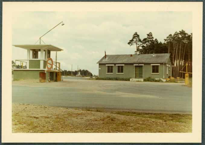 Saint-Benoît-la-forêt, route de Duras : entrée.
