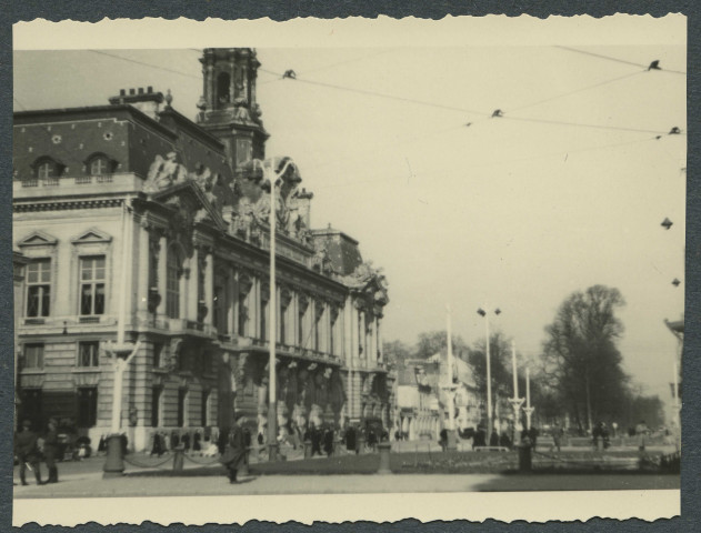 Tours (Indre-et-Loire). Place Jean Jaurès, hôtel de ville.