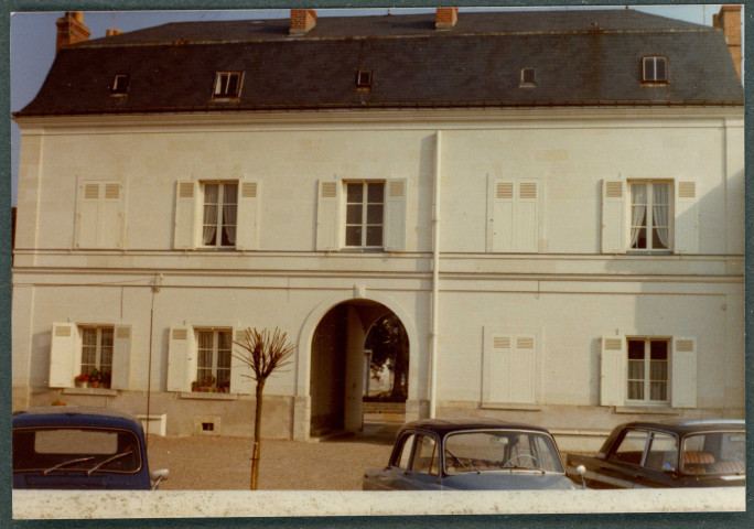Bléré, gendarmerie : façade sur rue.