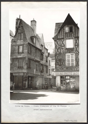 Place Plumereau et rue du Change, avant restauration.