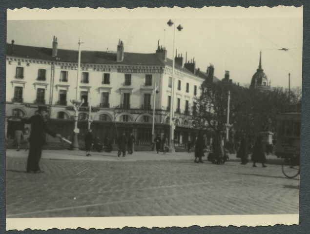 Tours (Indre-et-Loire). Place Jean Jaurès.