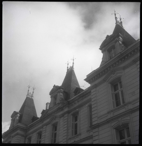 Abilly. Hospice Gaston Chargé, Château des Termelles. Aménagement et modification. Dommages de guerre, dossier HD14678Z. Architecte : Emile Coutier. Propriétaire : Syndicat intercommunal d'Abilly La Haye-Descartes. Pièces écrites.