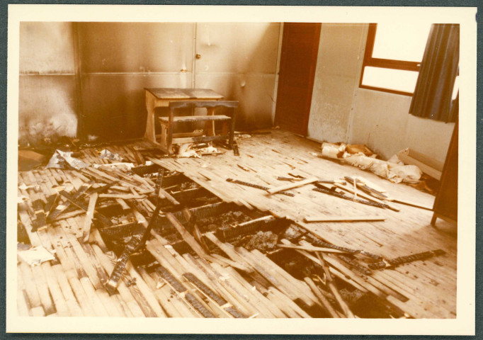 Château-la-Vallière, classe préfabriquée. - Sinistre.