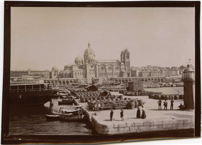 Marseille. Cathédrale de la Major : vue depuis les quais.