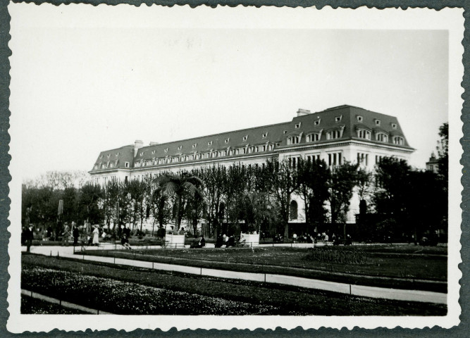 Paris. Muséum d'histoire naturelle, galerie de botanique.