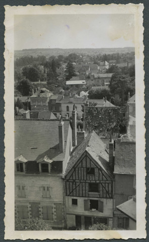 Amboise (Indre-et-Loire). Toits endommagés [à Amboise].