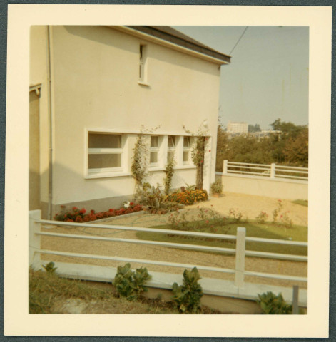 Château-Renault, dispensaire : façade.