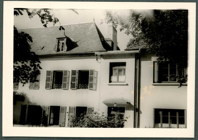Le Mayet-de-Montagne, colonie de vacances : façade.