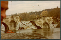 Effondrement du Pont Wilson à Tours (1978), détail.