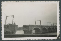 Tours (Indre-et-Loire). Pont ferroviaire dit pont de Bordeaux.