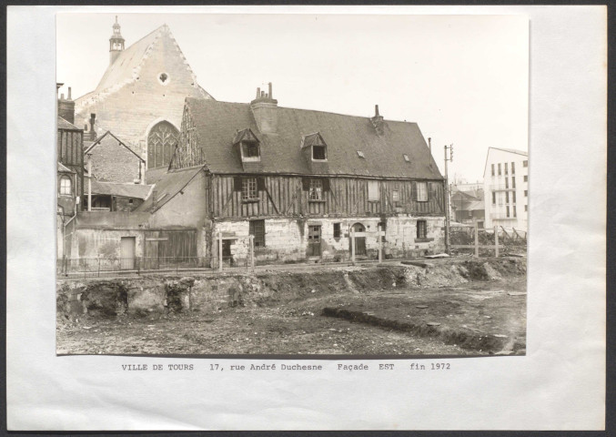 17 rue André Duchesne.