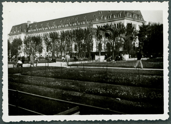 Paris. Muséum d'histoire naturelle, galerie de botanique.