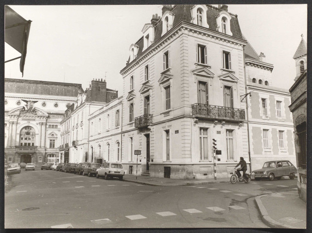 Angle rue Corneille et rue Émile Zola.