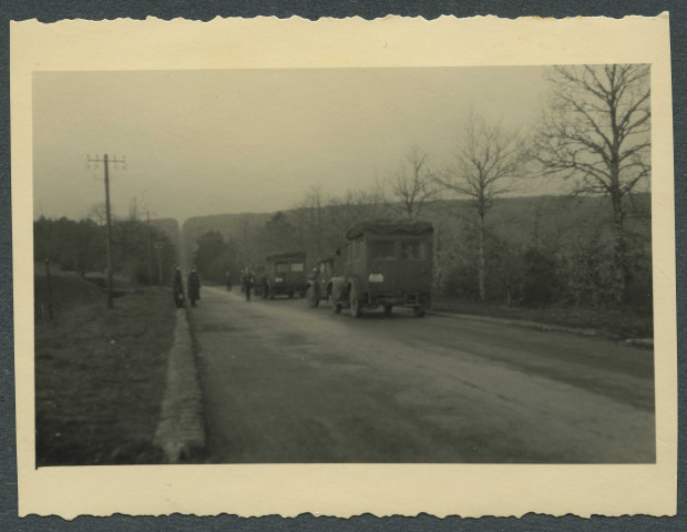 [Ballan-Miré (Indre-et-Loire)]. Convoi motorisé allemand.