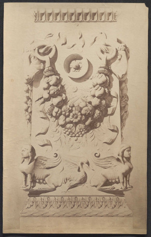 Détails d'une colonne sculptée.