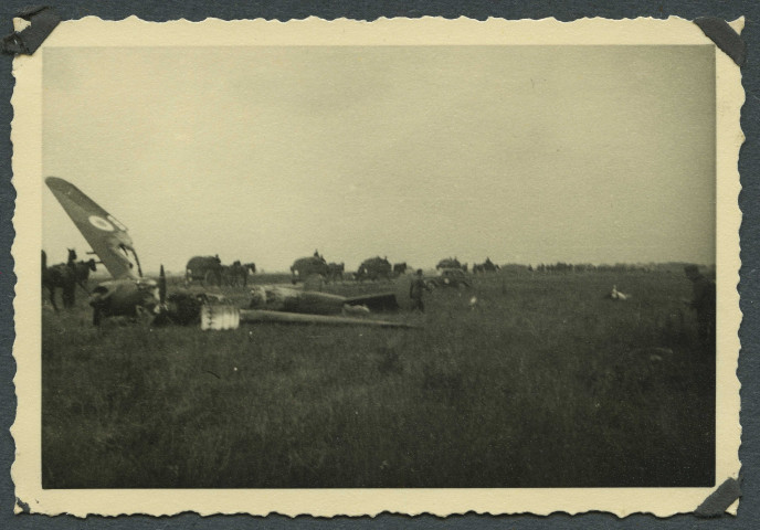 Reignac-sur-Indre (Indre-et-Loire). Avion français détruit.