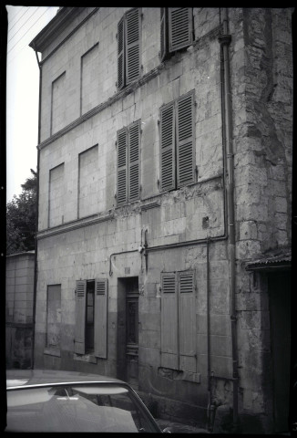 Chinon, rue du Palais et rue Beaurepaire. Maison. Aménagement. Architecte : Emile Coutier. Propriétaire : M. Guitton. Pièces écrites.