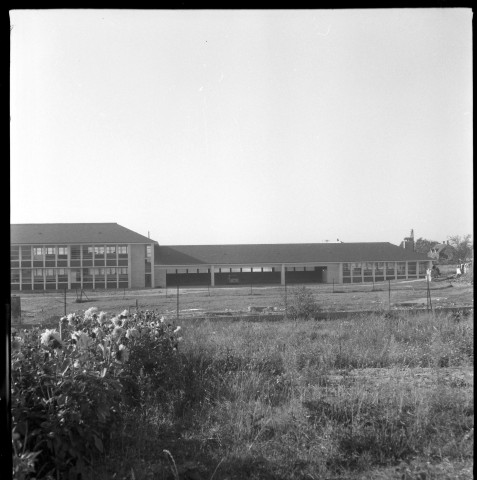 Balesmes. Groupe scolaire. Construction. Architecte : Emile Coutier. Propriétaire : Commune de Descartes. Pièces écrites.
