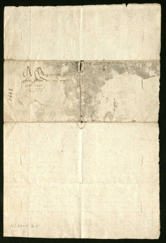 Lettre du roi Henri II « aux gens des comptes de Blois » leur demandant d'autoriser Pierre Deslandes, jardinier de Montfrault à clore une petite noue située au-dessous du jardin royal ce qui lui permettra d'en récolter le foin pour nourrir deux vaches et d'avoir du fumier pour mettre dans le jardin du roi, alors qu'il lui est difficile de s'en procurer en raison de l'isolement du domaine.