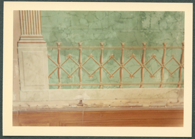 Château de Saché, salle à manger : détail du papier peint.