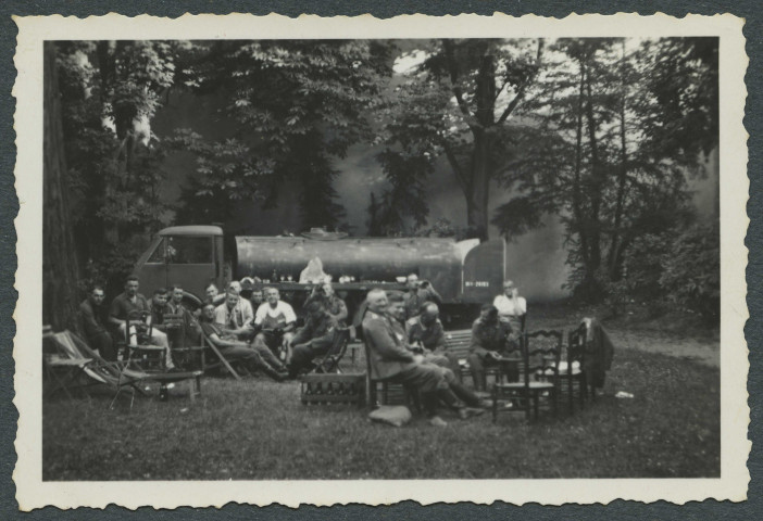 Indre-et-Loire. Campement provisoire d'une cuisine roulante de soldats allemands.