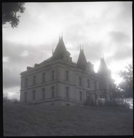 Abilly. Hospice Gaston Chargé, Château des Termelles. Aménagement et modification. Dommages de guerre, dossier HD14678Z. Architecte : Emile Coutier. Propriétaire : Syndicat intercommunal d'Abilly La Haye-Descartes. Pièces écrites.