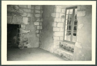 Château de Saché, rez-de-chaussée, salle du puits (potager-cuisine) : cheminée après réfection.