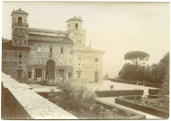 Rome. Villa Médicis : Façade Est sur cour.