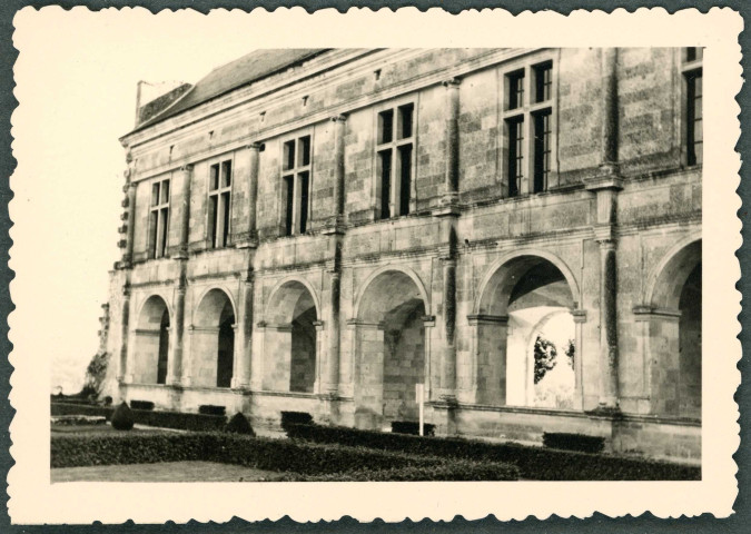 Château du Grand-Pressigny : façade.