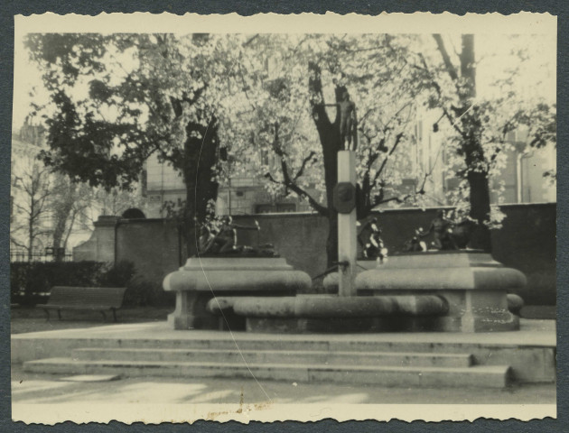 Tours (Indre-et-Loire). Jardin de la Préfecture.