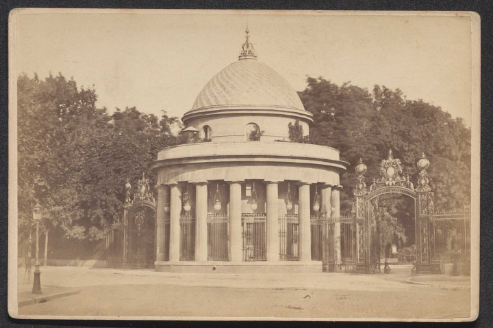 Paris. Parc Monceau.