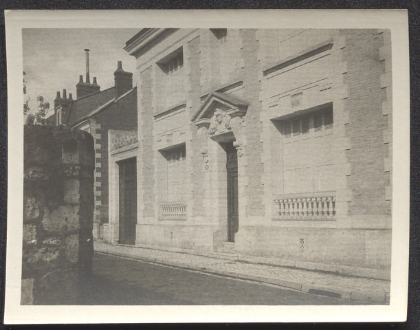 Maison, 38 rue de Metz à Tours (Indre-et-Loire). Immeuble 37 avenue de l'Opéra à Paris.