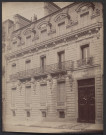 Paris. Maison rue de Prony.