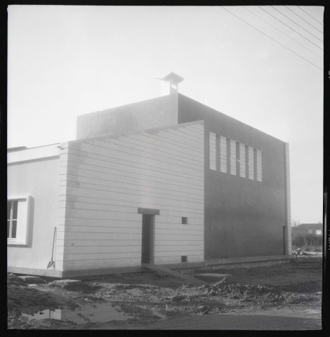 Avoine. Foyer culturel, salle des fêtes et bureau de poste. Construction. Architecte : Emile Coutier. Propriétaire : Commune d'Avoine. Pièces écrites.