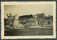 Amboise, château d' (Indre-et-Loire). Château d'Amboise endommagé, pont d'Amboise détruit.