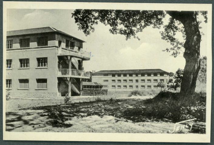 Longeville-sur-Mer, colonie de vacances, carte postale : façade.