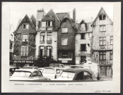 SEMIREVIT, restauration, place Plumereau avant travaux.