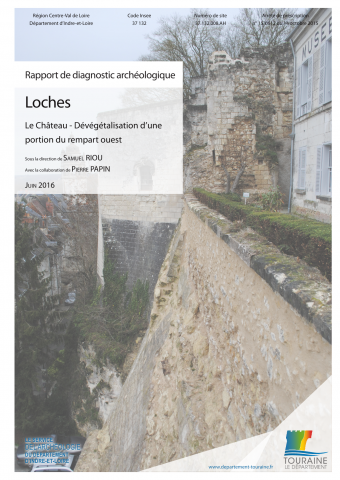 Loches, le château. Dévégétalisation d'une protion du rempart ouest